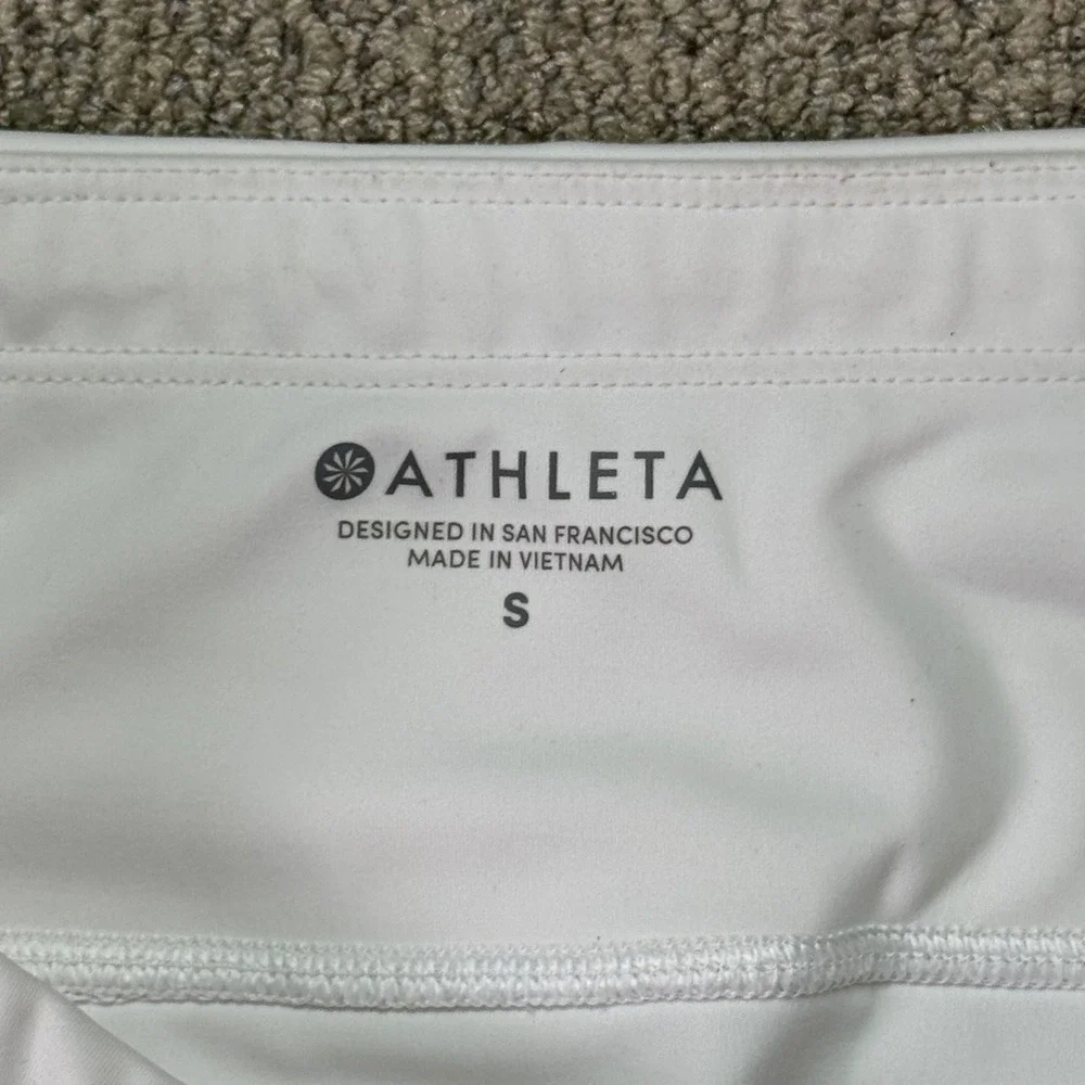 Athleta Mesh Racer‎ Running Shorts 9